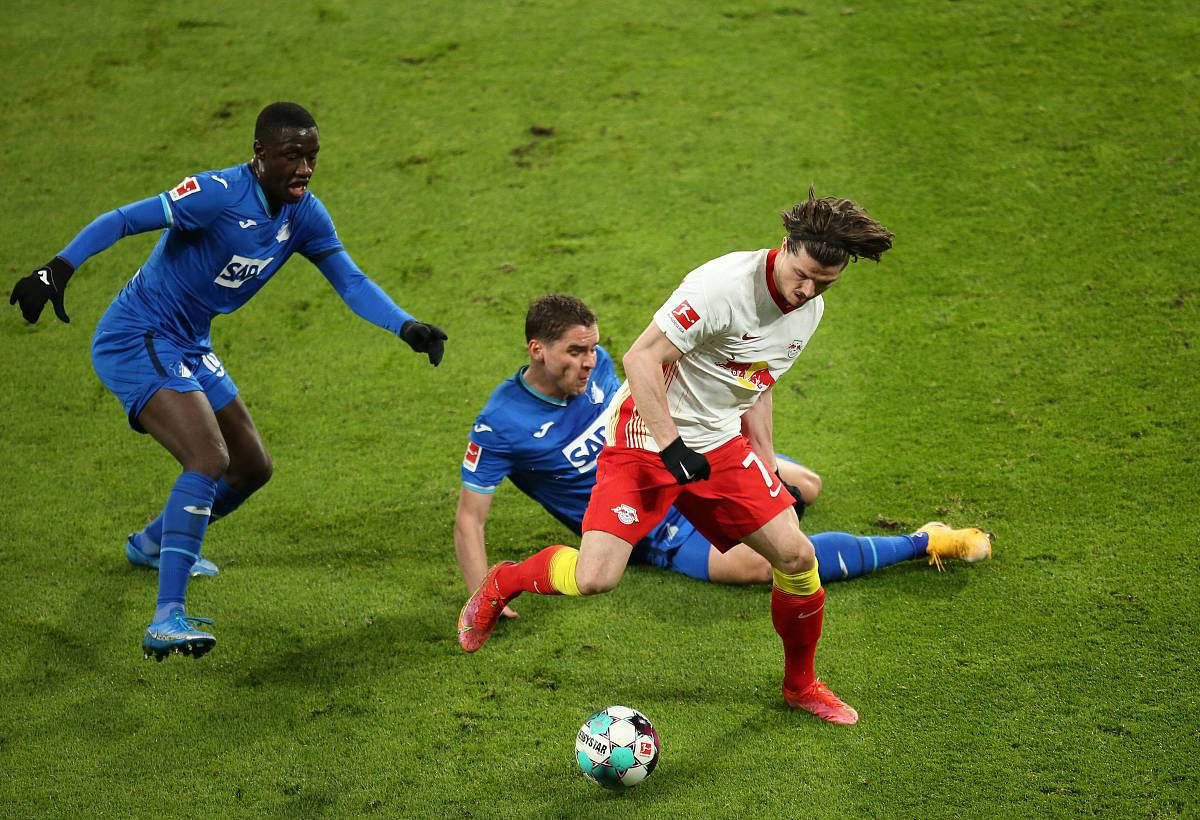 阿贾克斯奇兵出战,欧冠赛场连胜引爆全欧狂热的简单介绍 阿贾克斯奇兵出战,欧冠赛场连胜引爆全欧狂热的简单介绍