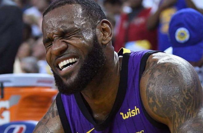 包含约翰逊因伤缺席欧洲篮球联赛，球迷心疼的词条