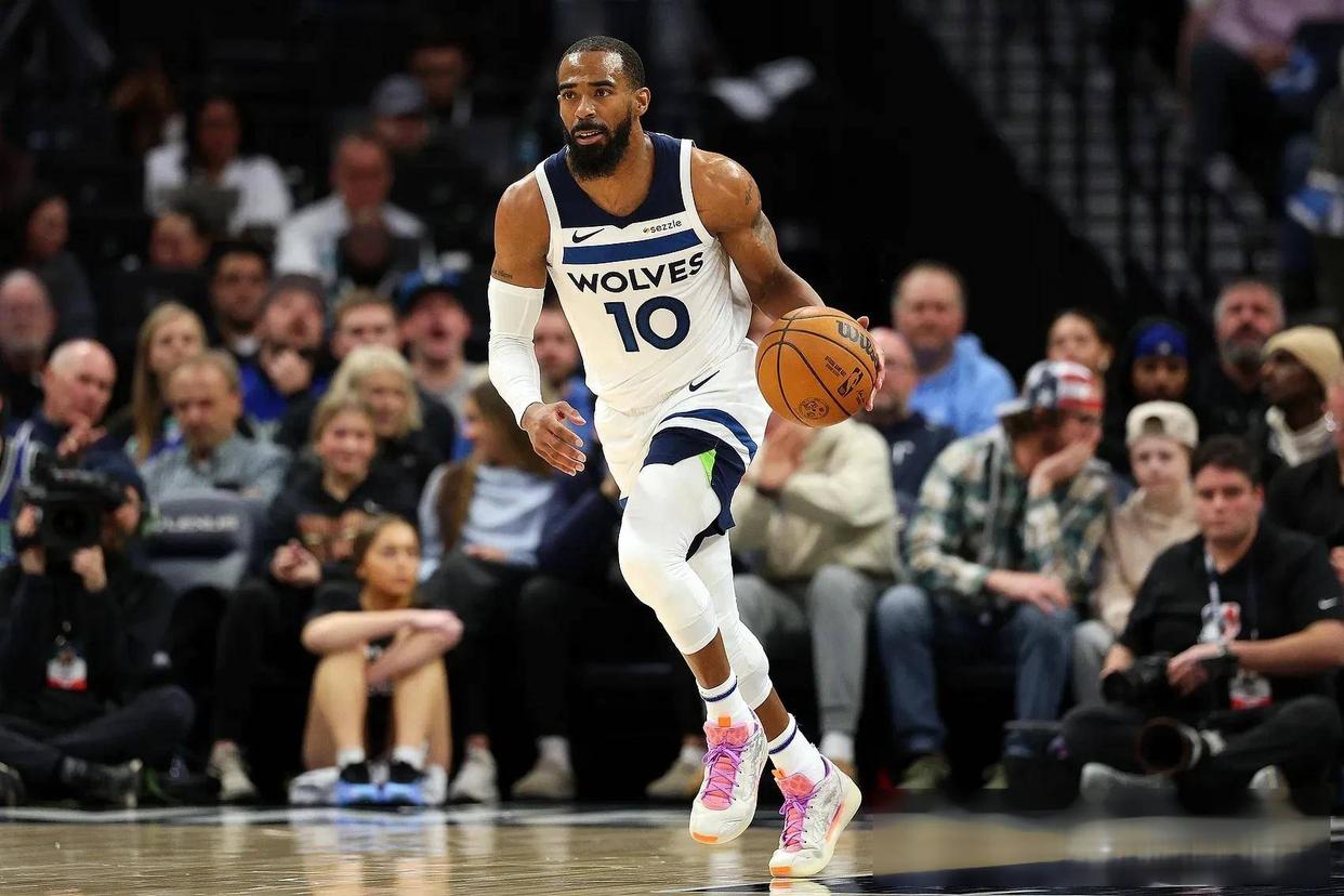 詹姆斯狂砍西亚卡姆分,连续三场30+迎来新赛季高光! 詹姆斯狂砍西亚卡姆分,连续三场30+迎来新赛季高光!