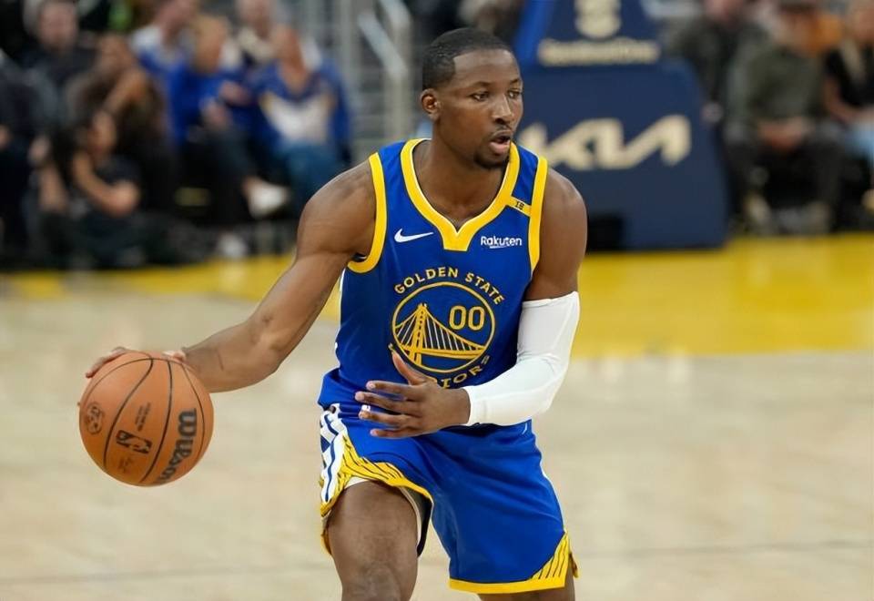 勇士爆发新星,险胜刷新纪录,迎来胜利球队迎来希望! 勇士爆发新星,险胜刷新纪录,迎来胜利球队迎来希望!