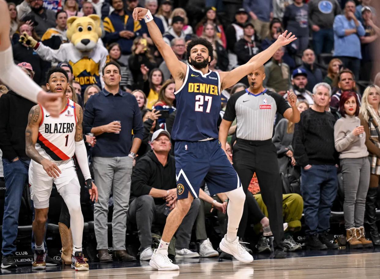 穆雷连续十二场比赛得分超过大胜，加拿大队挑战极限！