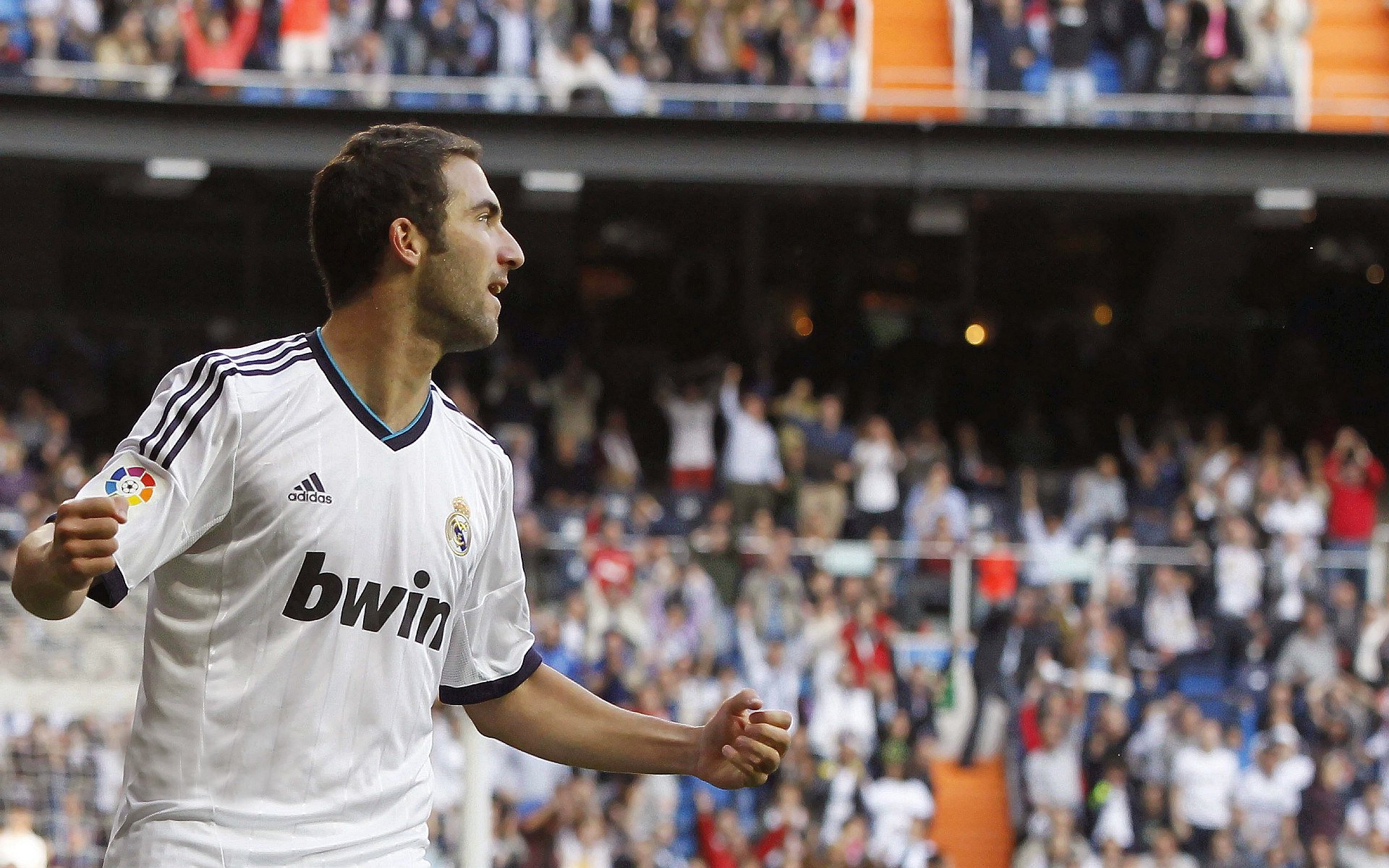 内马尔在巴塞罗那比赛中爆冷，持续失利引发热议！热度持续攀升