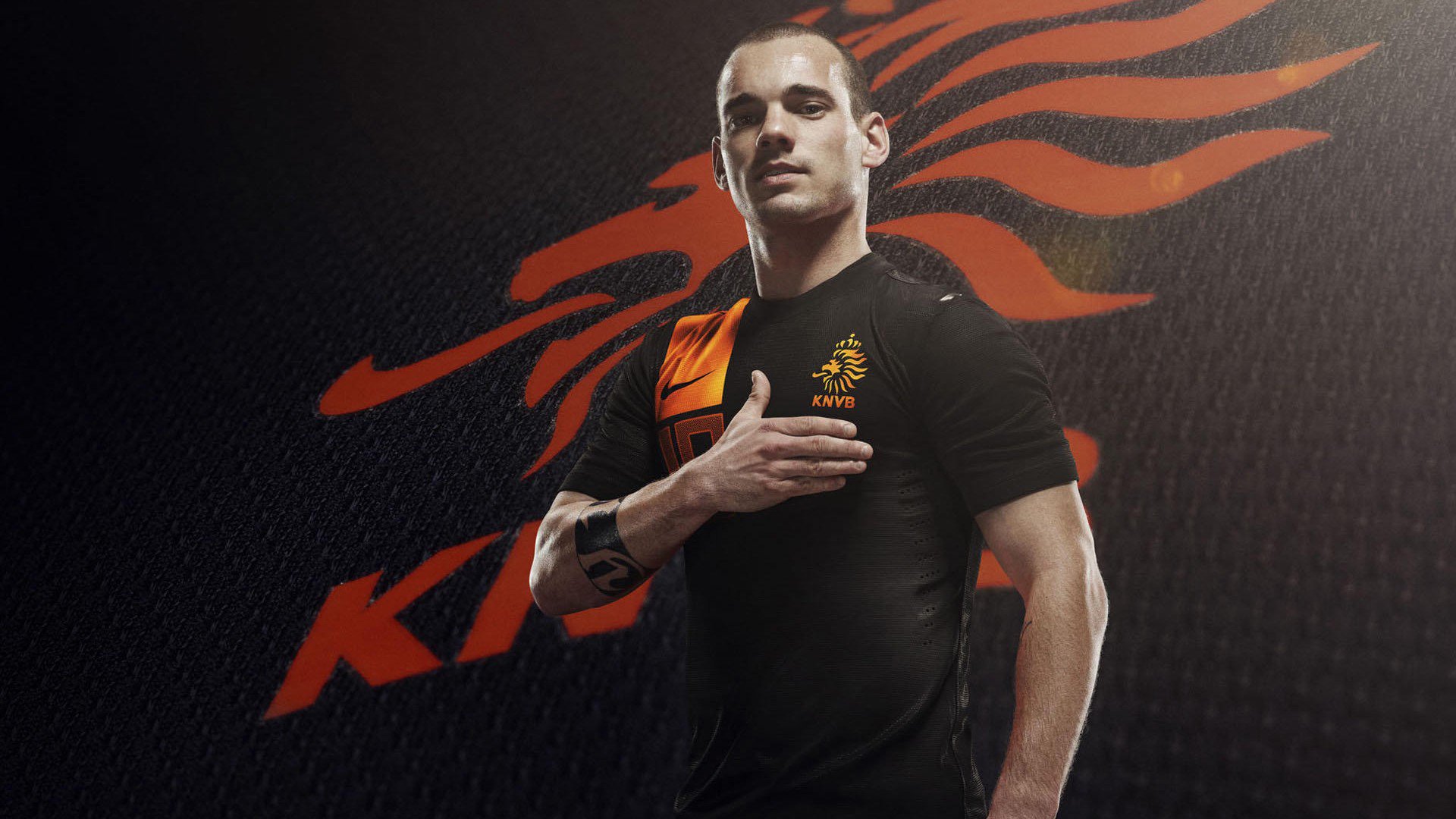 库里重返赛场,险胜首场状态出色,独行侠观众沸腾